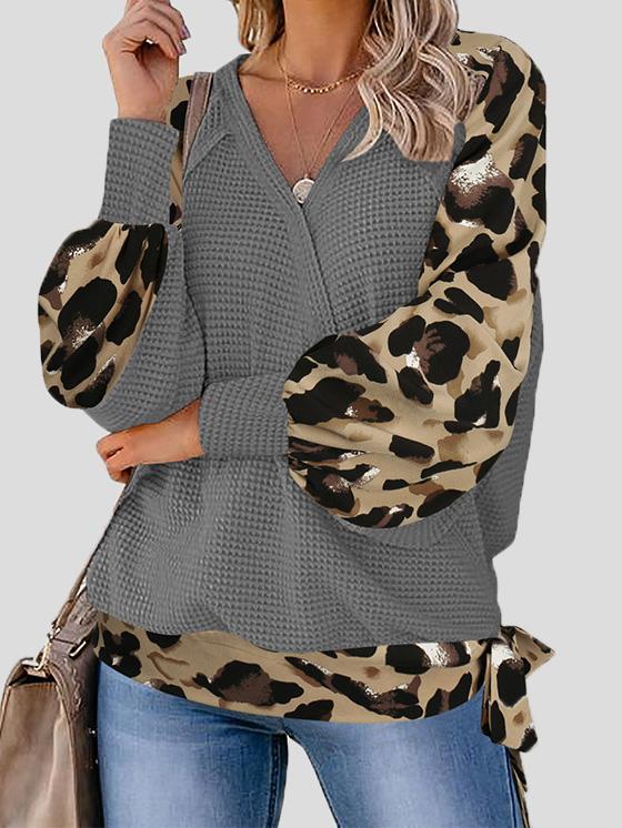 Women's T-Shirts Leopard Print Stitching Lantern Sleeve V Neck T-Shirts